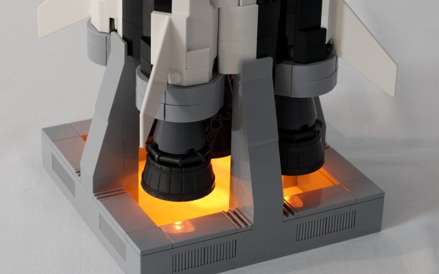 LEGO-Saturn-V-Plateforme.jpg