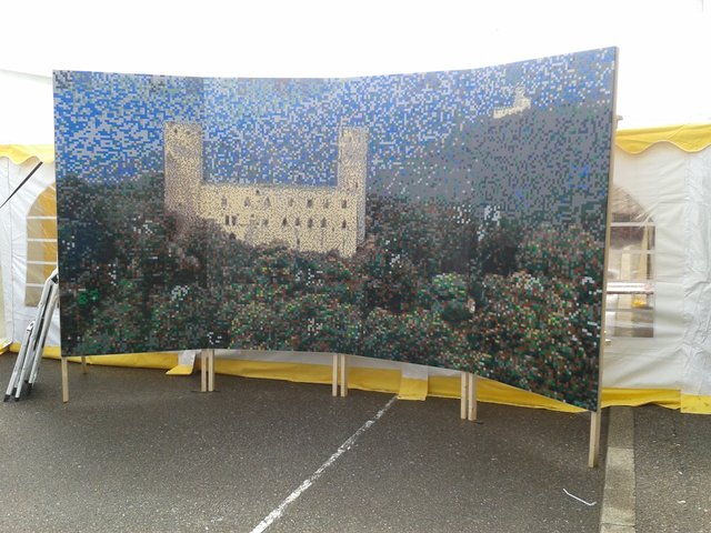 mosaïque du château d'Andlau, fait par les visiteurs.