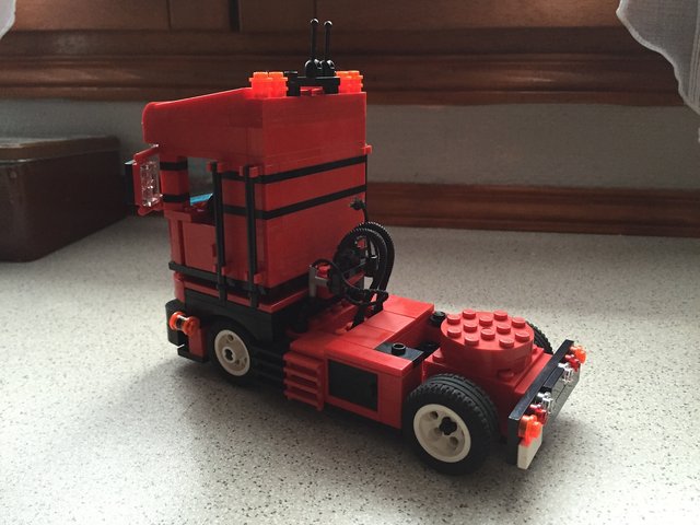 IMG_2202.JPG (362.67 Kio) Vu 1939 fois vue devant camion 2