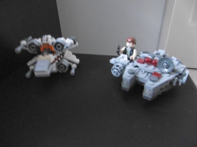 Les microfighters X-Wing (Ref. 75032) et le Millennium Falcon (Ref. 75030)